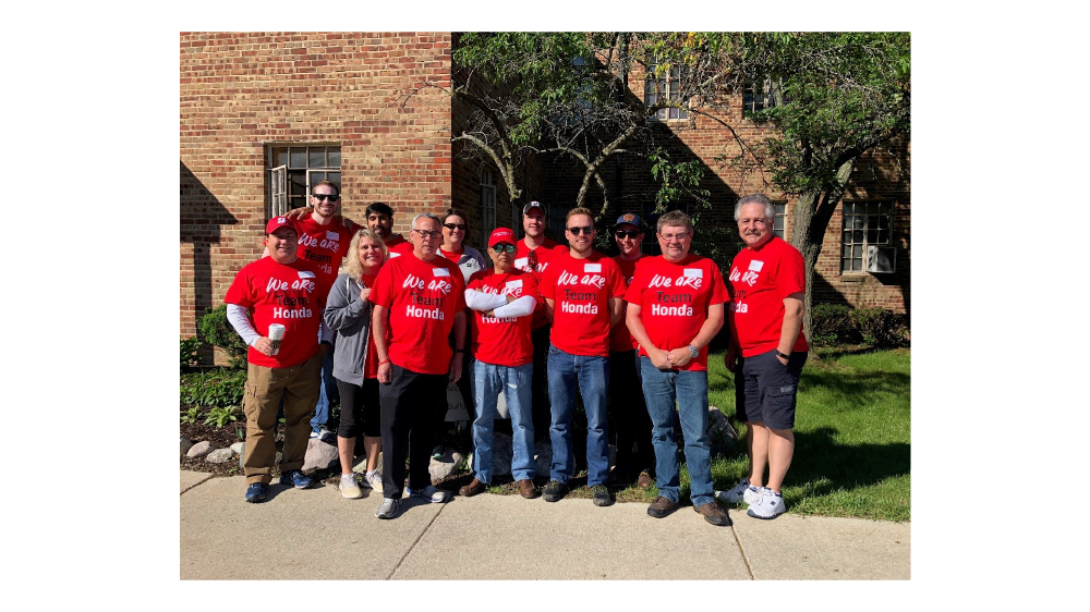 Bridgestone Americas employees volunteering in detroit